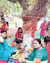 महिलाओं ने रखा वट सावित्री का व्रत महिलाओं ने रखा वट सावित्री का व्रत18
