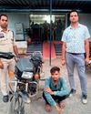 लूट की घटना को अंजाम देने वाले तीन अपचारी सहित चार गिरफ्तार1