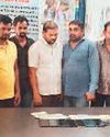 कार, मोबाइल व 26 हजार नकद जब्त और 9 जुआरी गिरफ्तार2