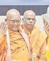 Sivagiri Math head continues to praise Modi; says PM embodies traits of Mahatma Gandhi58