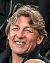 ARSENAL DISH UP HEINZE AS COACH59