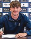 Teenage ace signs pro deal at WBA Teenage ace signs pro deal at WBA35