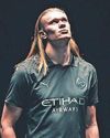 Club back in black for new shirt32