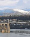 Dathlu dwy ganrif o bont i uno Môn gyda'r tir mawr36