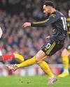 United stun leaders as Cunha's strike ensures Carrick revival goes on32