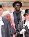 Stormzy picks up honorary degree ... and he owns it0