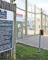 Prison officer admits inmate relationship1