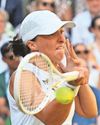 Swiatek sees off Bencic to set up Anisimova final35