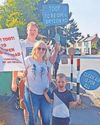 'Overwhelming support' to reopen road to cars12