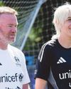 Dyer shapes up to beat charity rivals4