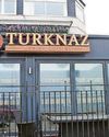 Distinguished diner gets warm welcome on coast Distinguished diner gets warm welcome on coast