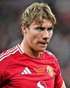 Old Trafford flop leaves for Napoli42