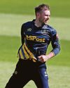CRANE BURST GIVES GLAM IDEAL START26