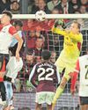Stand-in keeper inspires another Rotterdam win..!43