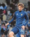 Davies keen to cool early hype over new Blues frontman34