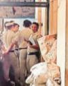 परिवार के चार लोगों ने खाया जहर, पिता समेत दो बच्चों की मौत, महिला गंभीर परिवार के चार लोगों ने खाया जहर, पिता समेत दो बच्चों की मौत, महिला गंभीर