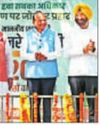 दो सौ इलेक्ट्रिक बसों को दिखाई हरी झंडी10