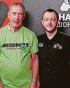 ALLEN GIVES FAN A LUCKY BREAK WITH HIS 147 ALLEN GIVES FAN A LUCKY BREAK WITH HIS 147