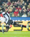 Milan romp, Maignan ‘conscious’ after head clash Milan romp, Maignan ‘conscious’ after head clash