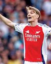 Arsenal told to 'stick together' Arsenal told to 'stick together'