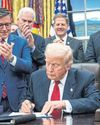 Trump signs bill to end US shutdown Trump signs bill to end US shutdown25