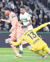 Wasteful Barca defeat Elche, extend lead43