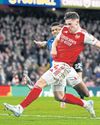 Arsenal remain on title track41