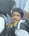 Gunman turns himself in0