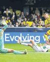 Villarreal stay on Atletico’s tail, Valencia bag vital win38