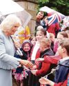 Queen reigns supreme for fans at racecourse13