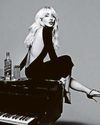 Sabrina Carpenter and Johnnie Walker Black the perfect mix44