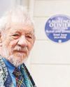 Blue plaque for Olivier as Sir Ian does the honours12