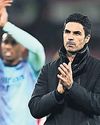 Arteta refuses to give up on title after United draw