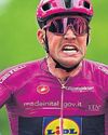 Pedersen wins third stage and reclaims pink jersey46