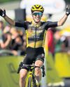 Healy basks in his first yellow as Yates storms Stage 1047