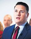 Streeting prepares bigger pay rise to try to end strike action by resident doctors8