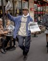 Le scoop! Presidential award for dedicated paper seller11