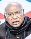 Cong ups the ante, demands Amit Shah's resignation