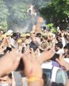मुलायम पंचतत्व में विलीन, अखिलेश ने दी मुखाग्नि मुलायम पंचतत्व में विलीन, अखिलेश ने दी मुखाग्नि5