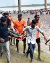 गुजरात में पुल टूटा, 13 लोगों की मौत, 8 को बचाया Aaj Samaaj