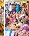 वेंकटेश्वर स्वामी मंदिर में भगदड़, दस लोगों की मौत Aaj Samaaj