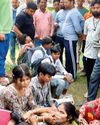 मिजार्पुर में दर्दनाक हादसा: कालका मेल की चपेट में आकर छह श्रद्धालुओं की मौत, सीएम और मंत्री ने जताया शोक मिजार्पुर में दर्दनाक हादसा: कालका मेल की चपेट में आकर छह श्रद्धालुओं की मौत, सीएम और मंत्री ने जताया शोक3