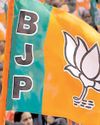 काजलों की धार से मारा गया, मुझे एक नए हथियार से मारा गया, कत्ल मेरा लग रहा है खुदकशी, मुझको इतने प्यार से मारा गया काजलों की धार से मारा गया, मुझे एक नए हथियार से मारा गया, कत्ल मेरा लग रहा है खुदकशी, मुझको इतने प्यार से मारा गया26