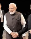 प्रधानमंत्री नरेंद्र मोदी ने तोड़ा प्रोटोकॉल प्रधानमंत्री नरेंद्र मोदी ने तोड़ा प्रोटोकॉल26