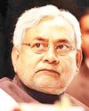 सीएम नीतीश ने महिला डॉक्टर्स का हिजाब हटाया सीएम नीतीश ने महिला डॉक्टर्स का हिजाब हटाया30