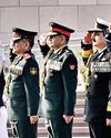 विजय दिवसः 1971 युद्ध के नायकों को राजनाथ सिंह ने दी श्रद्धांजलि विजय दिवसः 1971 युद्ध के नायकों को राजनाथ सिंह ने दी श्रद्धांजलि4