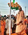 प्रयागराज माघ मेल में स्वामी अविमुक्तेश्वरानंद ने फहराया तिरंगा16