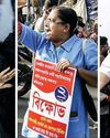 ममता बनर्जी की एसआईआर विरोधी मुहिम में राहुल गांधी के ‘वोट चोरी’ कैंपेन को पीछे छोड़ा31