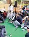 नगर निगम सैनिटेशन स्टाफ यूनियन के पदाधिकारी मुख्यालय के समक्ष दूसरे दिन भी किया प्रदर्शन25