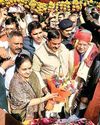 प्रदेश के खाद्य एवं आपूर्ति मंत्री राजेश नागर के जन्मदिन पर हेलिकाप्टर से पुष्प वर्षा23